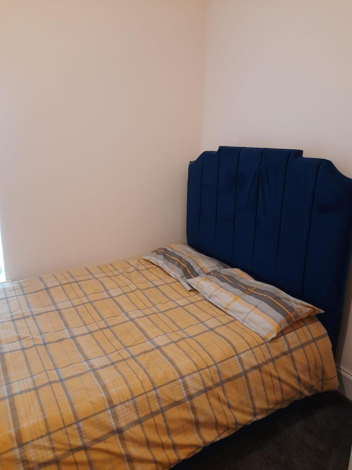 Lovely Bedroom With Shared Kitchen & Bathroom Free Parking Walsall Eksteriør bilde