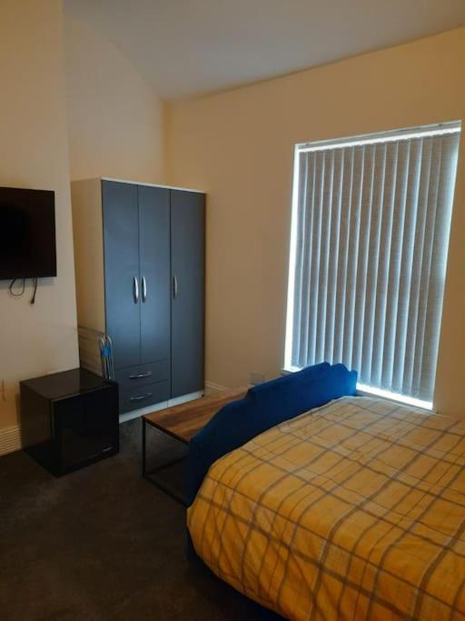 Lovely Bedroom With Shared Kitchen & Bathroom Free Parking Walsall Eksteriør bilde
